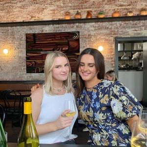 Meet your Posher, Abbey